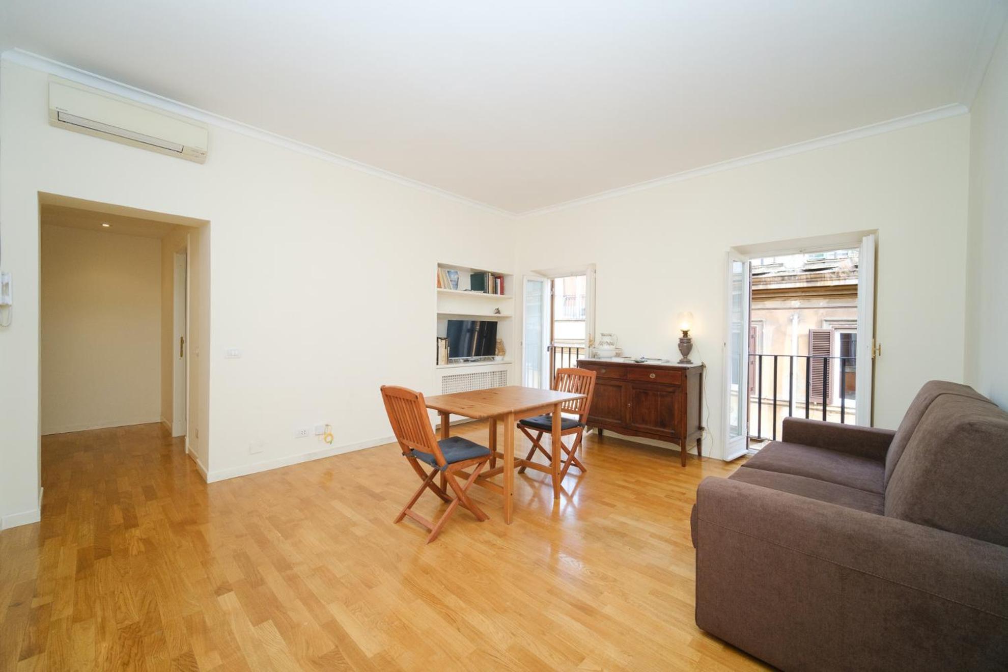 Apartment Elisa's Trevi Fountain Buddyrent *